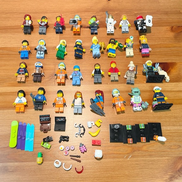 Lego Minifigures Lot of 32 Assorted Harry Potter Snowboard Skier Accessories - Picture 4 of 13